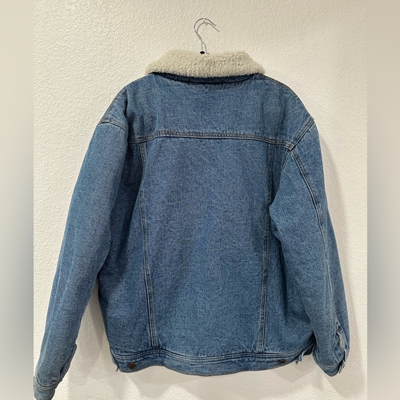 Denim and Sherpa lined trucker Jacket - Picture 5 of 8